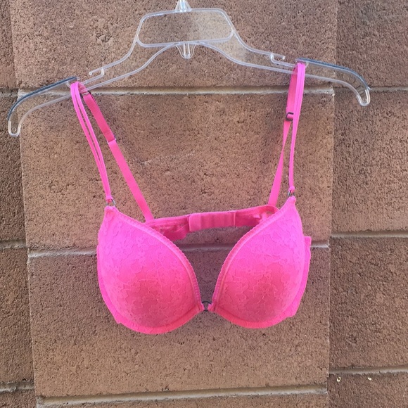 Brand new with push up with tags - Picture 1 of 6